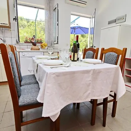 Neven Apartamento *